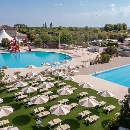 Holiday park Club Del Sole Vigna Sul Mar Family Collection 4*