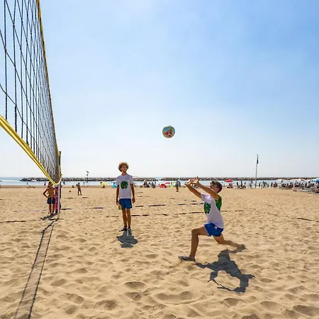 Club Del Sole Vigna Sul Mar Family Collection 4* Лидо-ди-Помпоза